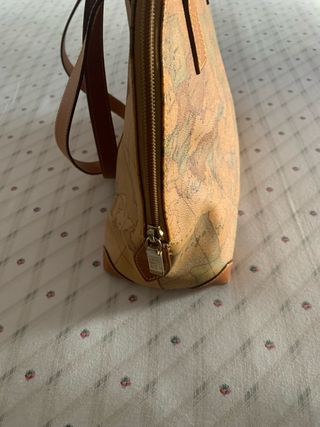 Borsa Alviero Martini 1^ Classe 
misure 35x29 