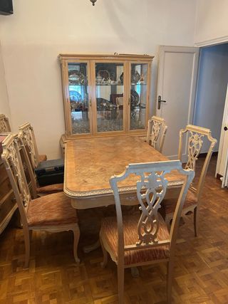 Comedor antiguo de madera