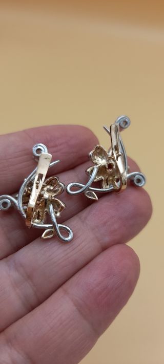 Pendientes de  oro 18kt con brillantes. 

