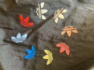 Chaqueta Adidas negra cortavientos