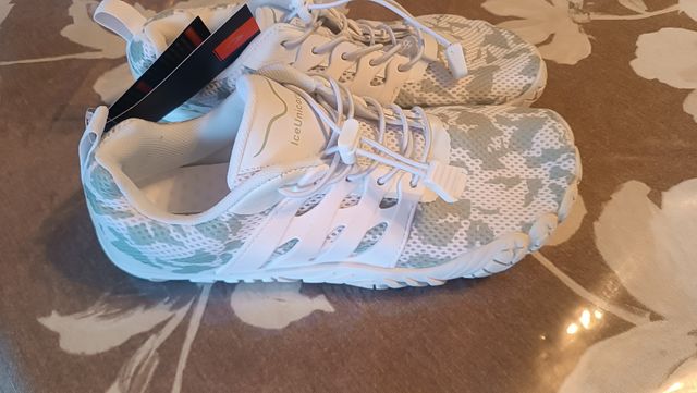 Scarpe acqua IceUnicorn: leggere e comode