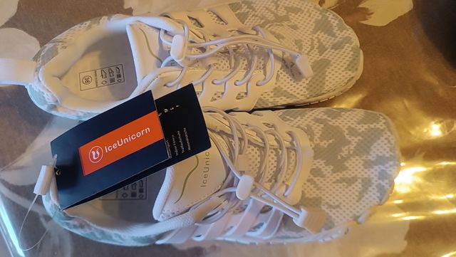 Scarpe acqua IceUnicorn: leggere e comode