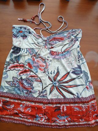 Top Bershka estampado multicolor M. 