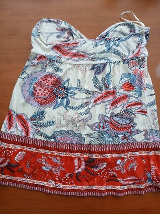Top Bershka estampado multicolor M. 
