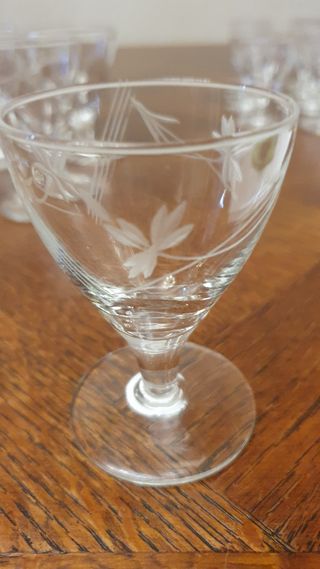 Bicchierini in vetro inciso