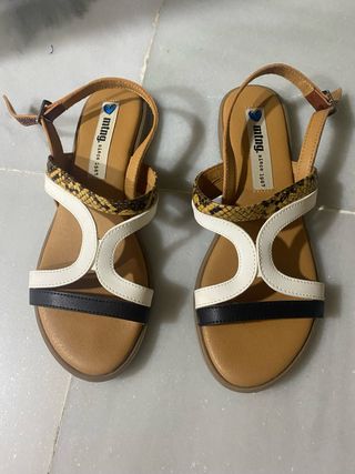 Sandalias Mustang piel blancas y marrones nº37