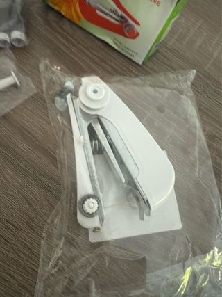 Mini Máquina de Costura Portátil