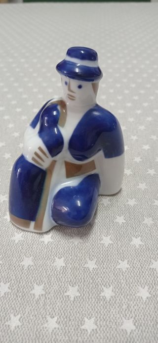 Figura Sargadelos Mujer Sentada