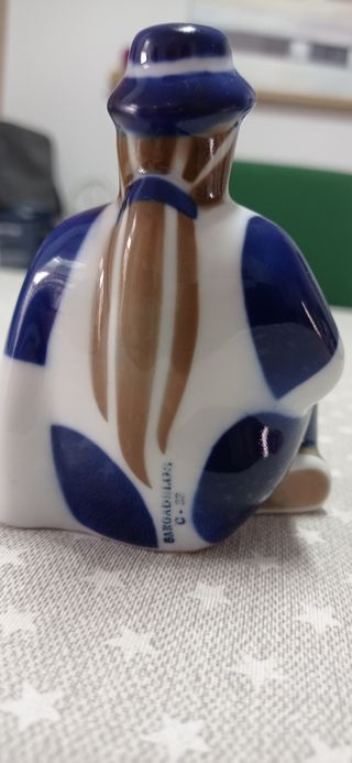 Figura Sargadelos Mujer Sentada