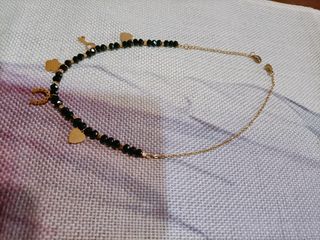 Collana ciondoli colore oro, perline nere in agata