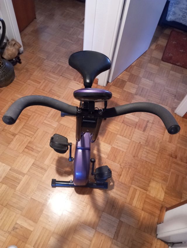 Bicicleta estática plegable