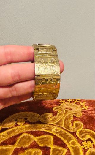 Reloj Guess dorado vintage
