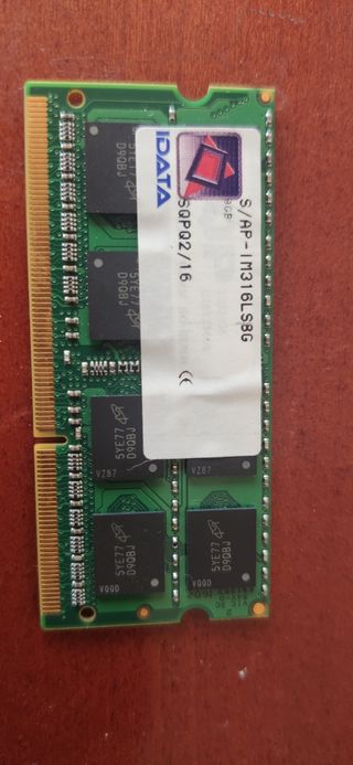 2 × 8GB. SO-DIMM  DDR3. 