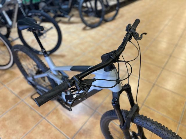 CUBE STEREO HYBRID 140 HPC PRO XL