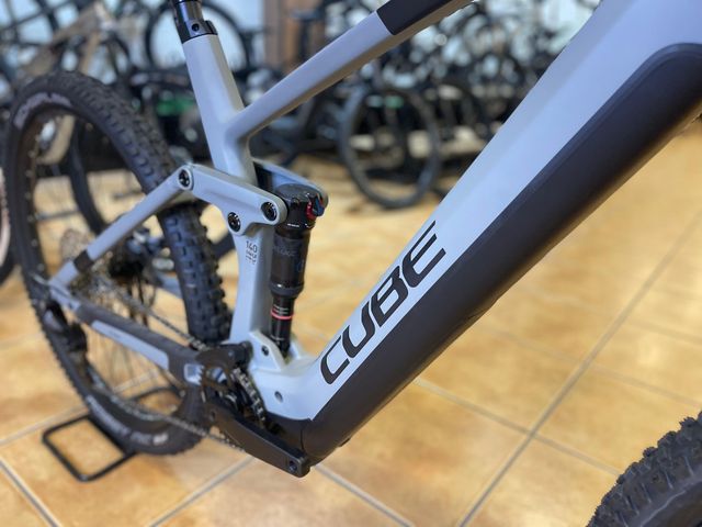 CUBE STEREO HYBRID 140 HPC PRO XL