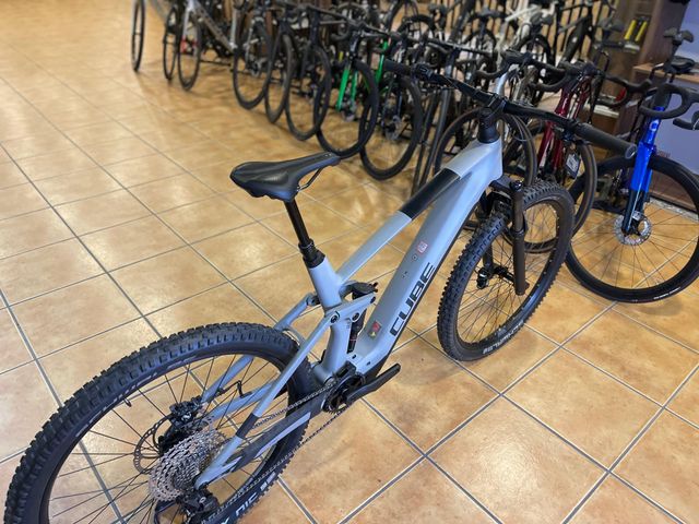 CUBE STEREO HYBRID 140 HPC PRO XL