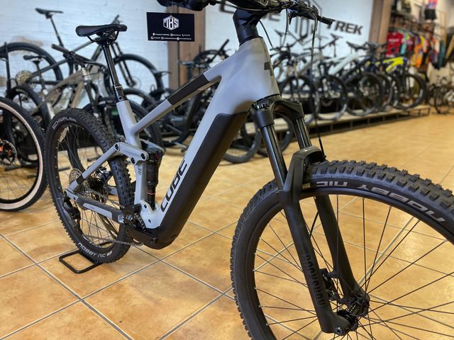 CUBE STEREO HYBRID 140 HPC PRO XL