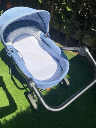 Stokke Beat: capazo y silla de paseo.