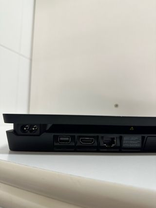 PS4 (PlayStation 4) + mando + FIFA 18