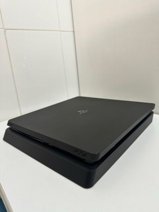 PS4 (PlayStation 4) + mando + FIFA 18