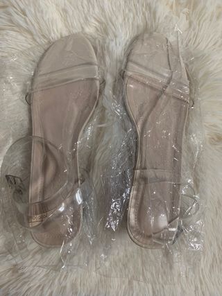 Sandalias beige tacón bajo talla 37