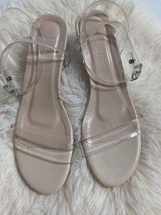 Sandalias beige tacón bajo talla 37