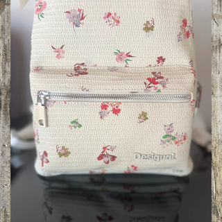 Mochila Desigual blanca estampada