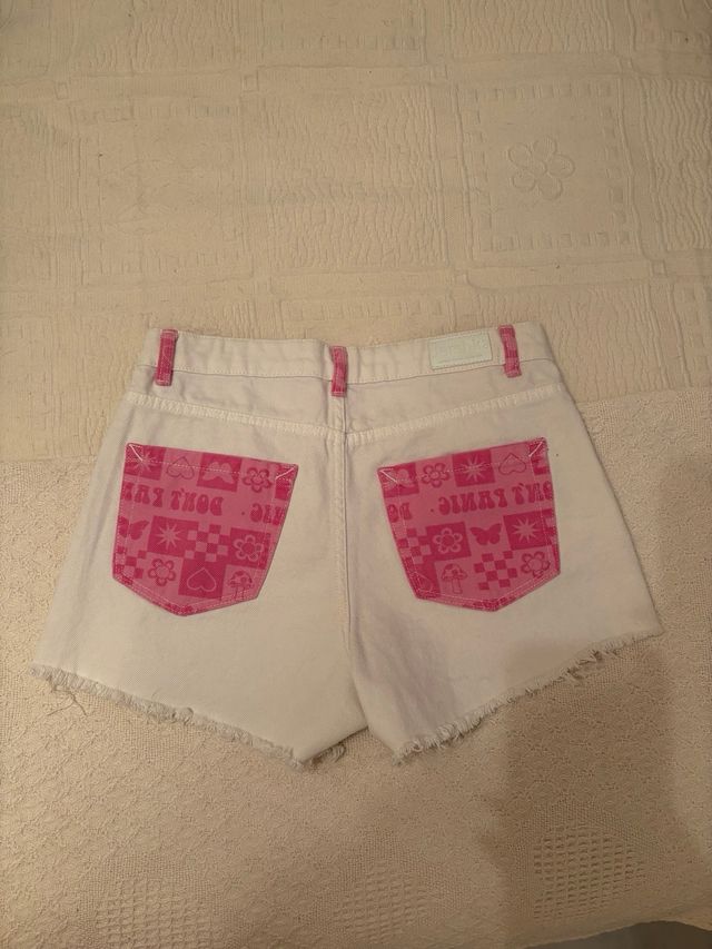 Shorts Bershka rosa y blanco