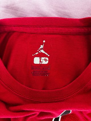 Camiseta Jordan manga larga roja
Talla L de niños