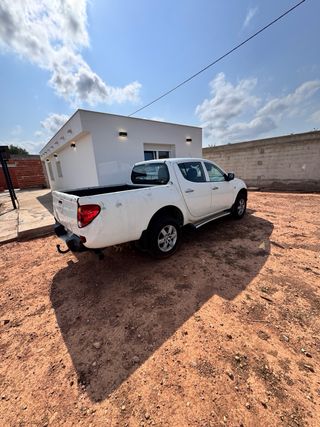Mitsubishi L 200 2011