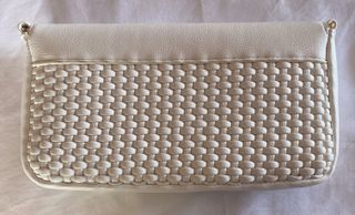 Bolso blanco de mano o colgado