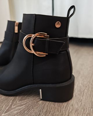 Botines negros XTI -talla 38