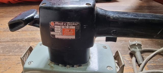 Lijadora Black & Decker 