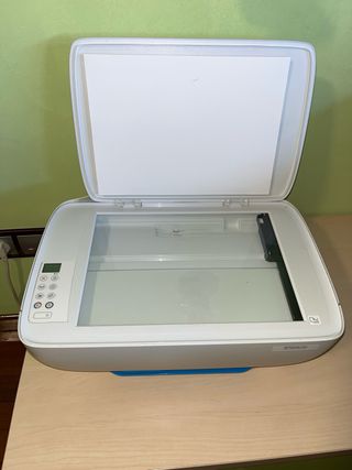 Impresora HP DeskJet 2540 - casi nueva