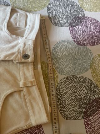 Falda midi beige