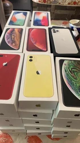 cajas iPhone en buenas condiciones.  9€ cada una.