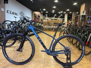 CUBE REACTION C:62 RACE TALLA M