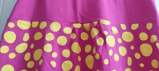 Camiseta tirantes fucsia lunares amarillos