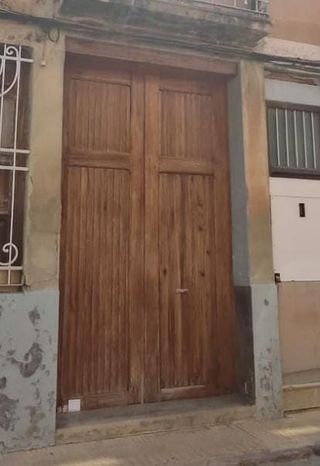 Puerta madera de mobila antigua entrada