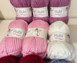 Lote 9 madejas lana Rubi Super Sport