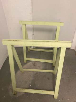 2 Caballetes de madera pintados