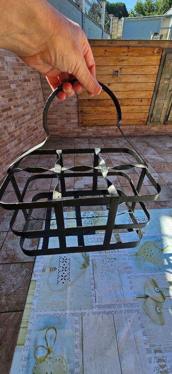 Botellero metálico negro