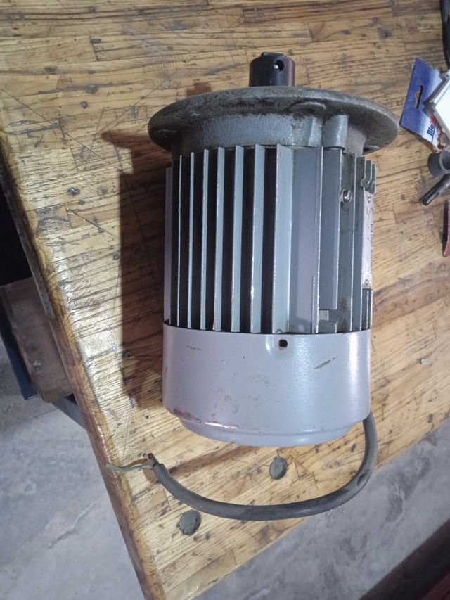 Motor trifásico ZSE Praga