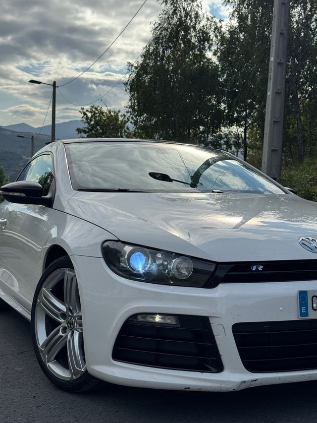 Scirocco R DSG *FULL EQUIP*