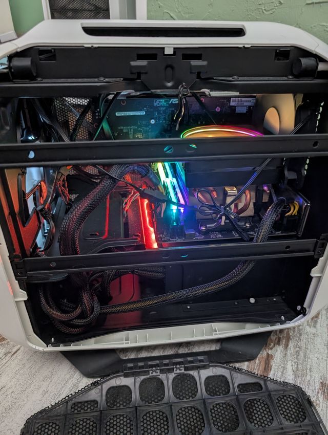 PC ITX Gaming R7-2700X/16GB/1060