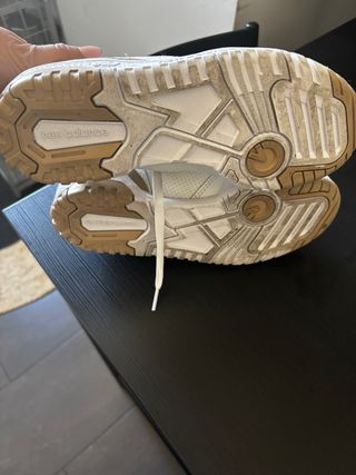 New Balance 550 - Blancas y Doradas