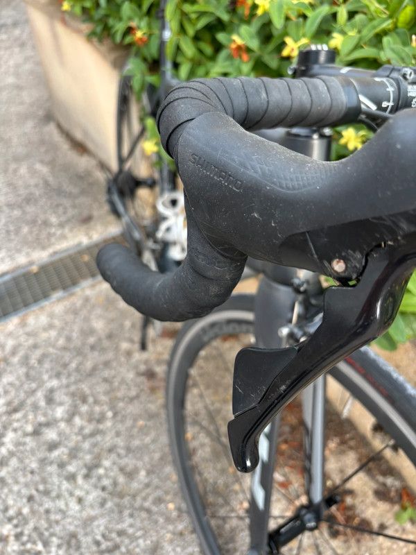 Bicicleta carretera BH - carbono