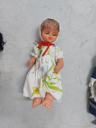 LOTE DE MUÑECAS ANTIGUAS – FAMOSA, PORCELANA, ...