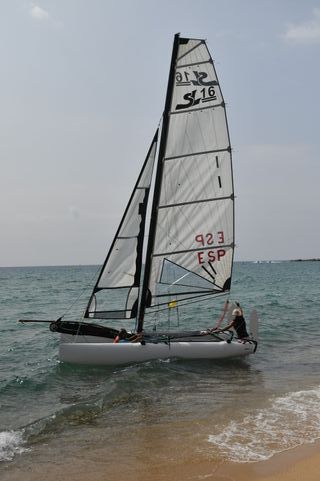 Catamarán SL16