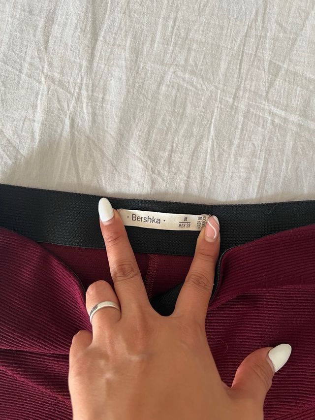 Mini Falda Burdeos Bershka
